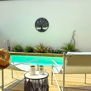  Villa Daya Lodge.